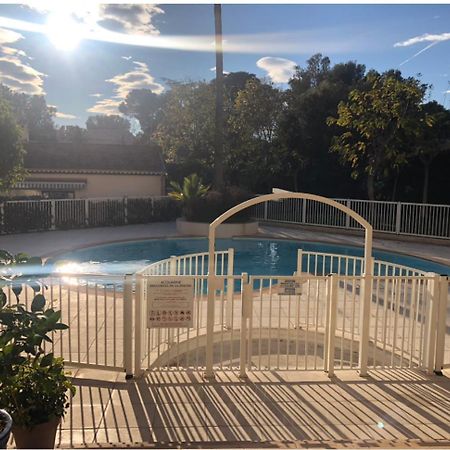 Superbe Appartement Avec Piscine Au Bord De La Mer แซ็งต์-ราฟาเอล ภายนอก รูปภาพ